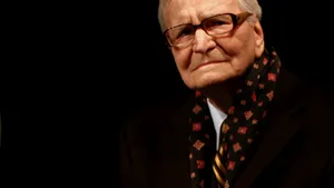 La aniversarea a 91 de ani, Radu Beligan joacă pe scena Teatrului Naţional