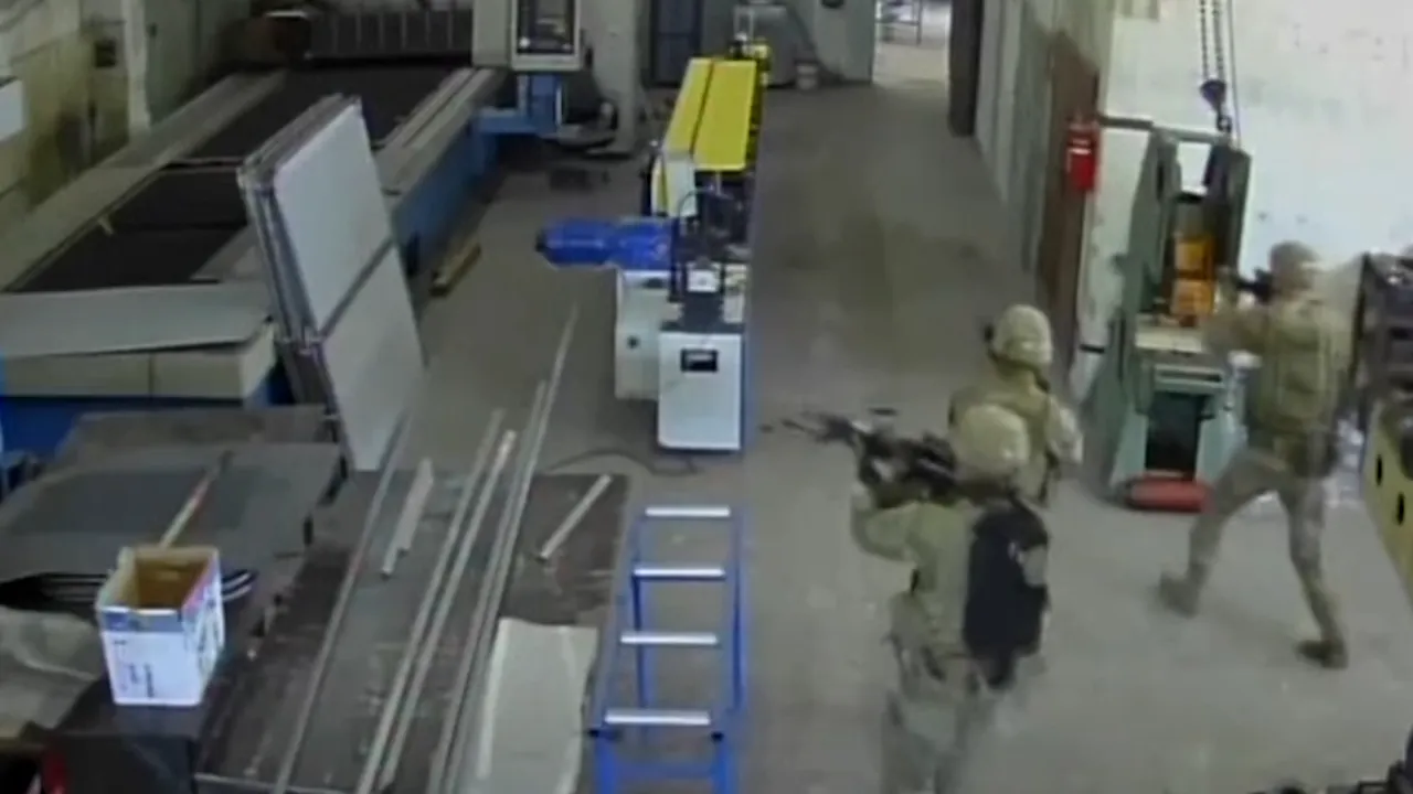 VIDEO Soldaţii americani au luat cu asalt, din greşeală, o fabrică din Bulgaria
