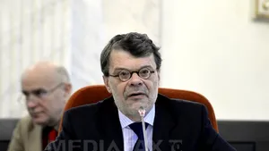 Fostul ministru al Culturii Daniel Barbu, audiat în dosarul lui Adrian Severin 