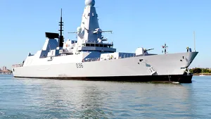 Prima reacţie britanică după incidentul din Marea Neagră. Ministerului Apărării neagă faptul că ar fi fost lansate bombe în calea navei HMS Defender