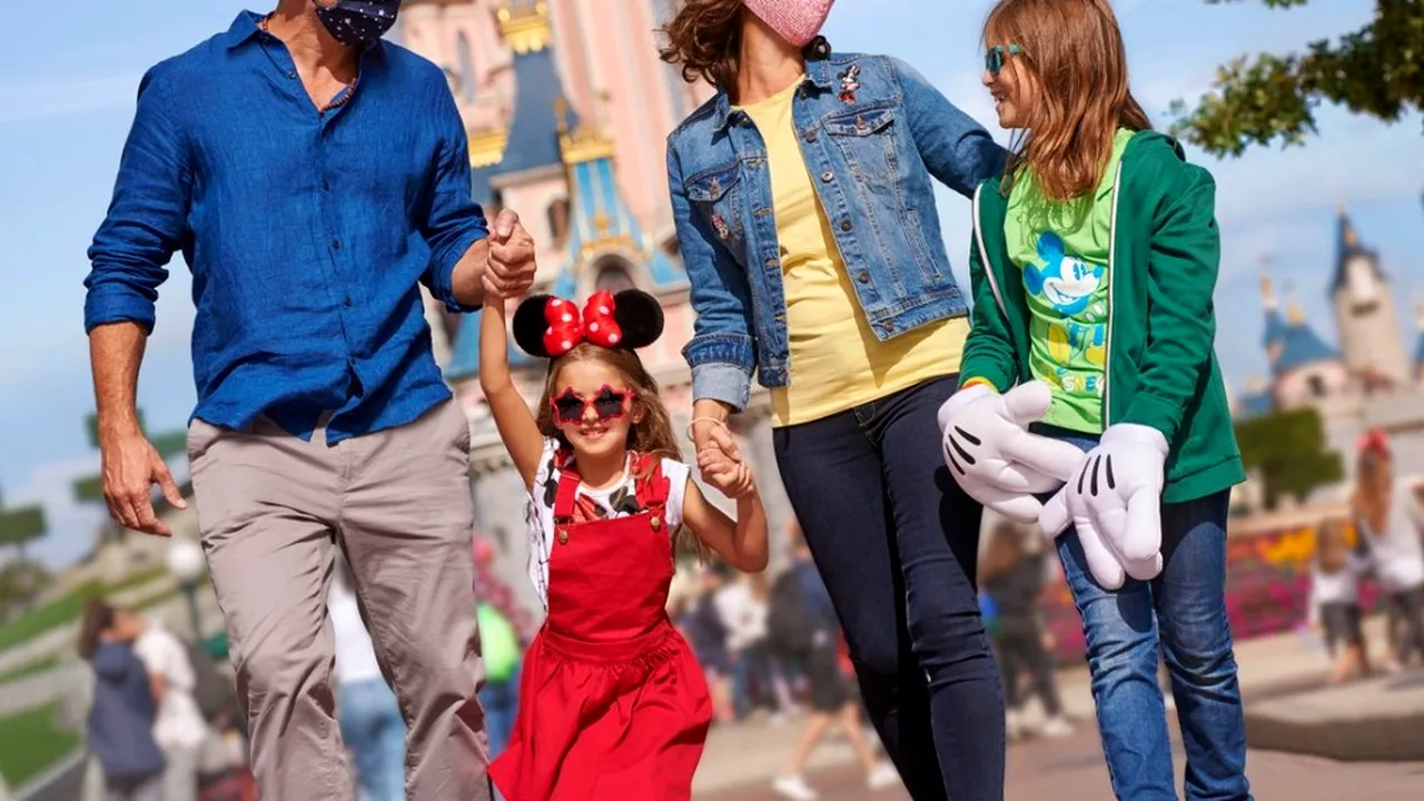 Disney concediază 28.000 de angajaţi din parcurile tematice