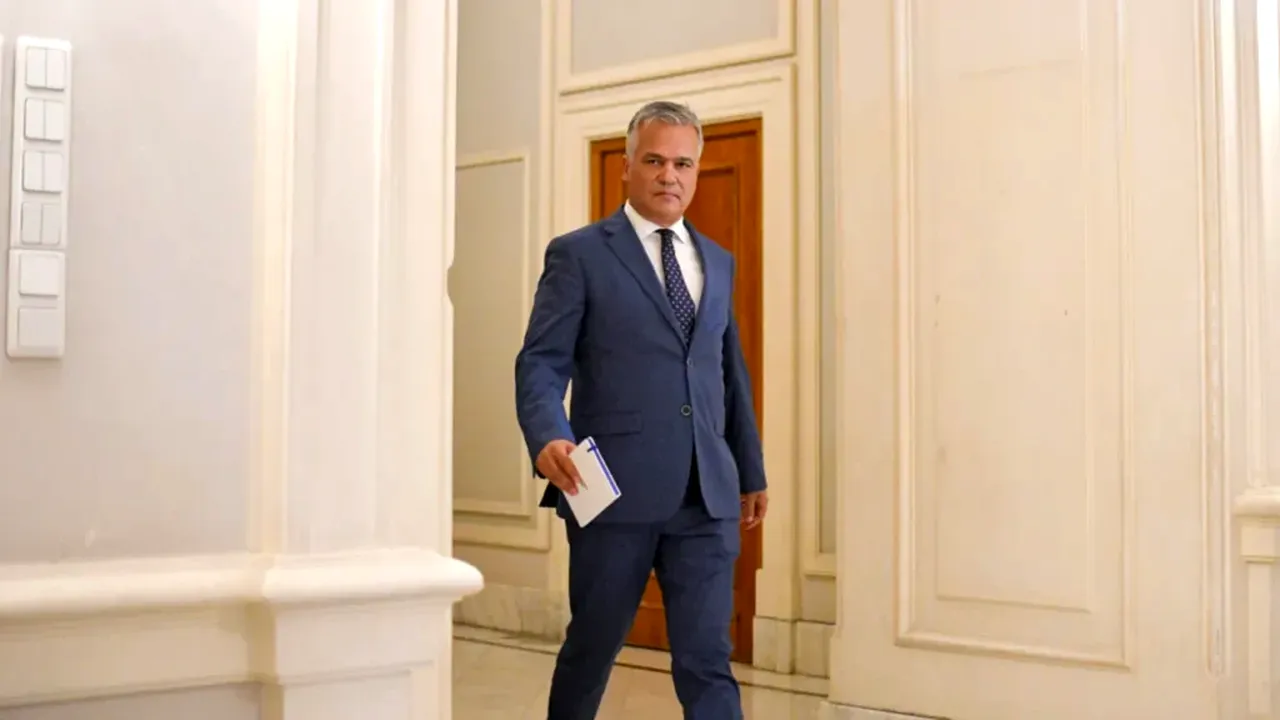 El primer ministro designado de Rumanía aplaza la presentación del Gobierno en medio de negociaciones políticas