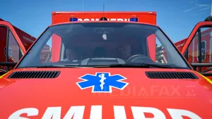 Dâmboviţa: Zece persoane aflate într-o tabără, la spital cu simptome de gastroenterită acută