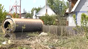 Un misterios tub de metal, adus de ape într-un sat din Rusia. Care sunt teoriile privind obiectul - VIDEO