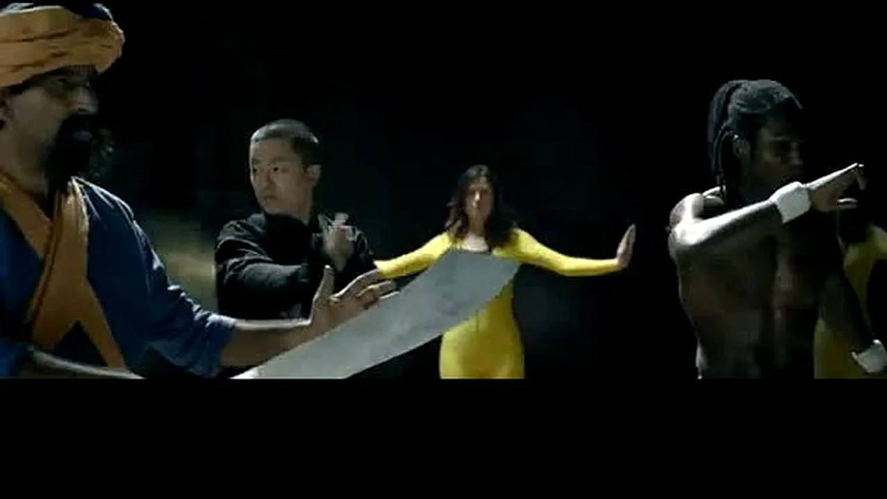 ACUZAŢII DE SEXISM ŞI RASISM într-un videoclip de promovare a extinderii UE: O femeie albă înfruntă un sultan, un asiatic şi un african - VIDEO