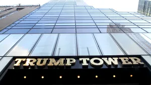 Incendiu în Turnul Trump din New York: o persoană a murit, şase pompieri au fost răniţi. Comisar: 