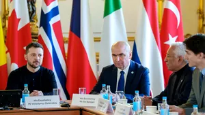Bolojan, după summitul de la Londra: s-a convenit ca ţările europene să-şi asume o povară mai mare pentru pacea în Europa şi se va avea în vedere creşterea bugetelor pentru apărare