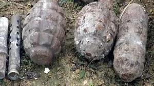 Muniţie din timpul celui de-al Doilea Război Mondial descoperită într-o pădure din judeţul Neamţ. Un bucureştean cu detector de metale a găsit relicvele