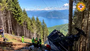 Primele concluzii în cazul accidentului cumplit de teleferic din Italia: cablu rupt şi frână de urgenţă nefuncţională