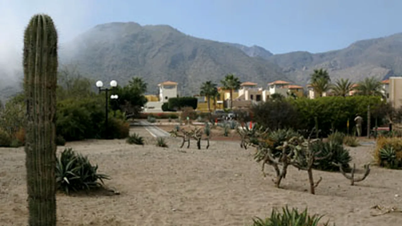 Mexicul intenţionează să evacueze mii de localnici şi turişti