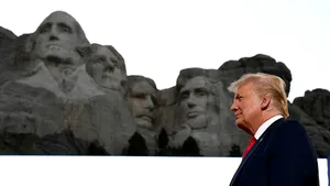 Casa Albă s-a interesat dacă este posibilă adăugarea unui nou preşedinte pe Muntele Rushmore