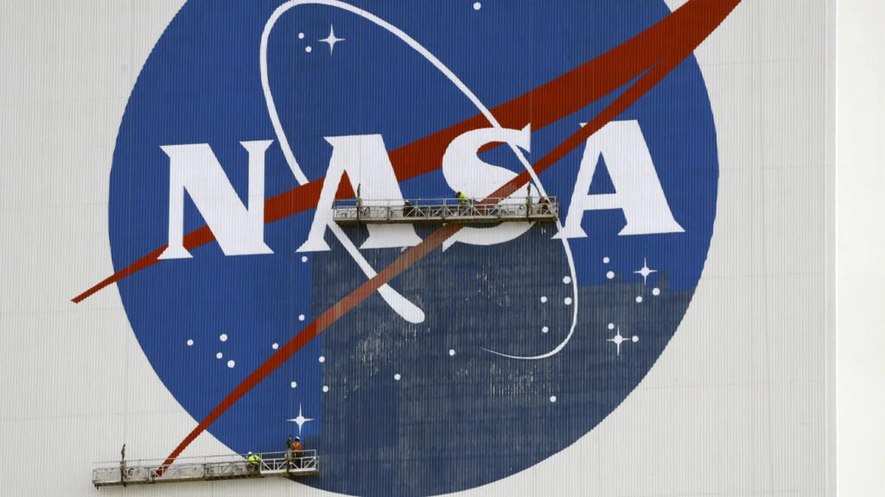 NASA a făcut prima observație directă a unui proces atmosferic care explică pierderea apei pe Marte