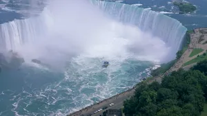 Cascada Niagara va fi iluminată în culorile drapelului în onoarea Zilei Naţionale a României