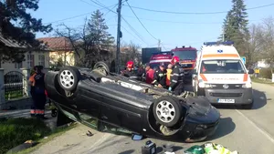 Cinci persoane, între care un copil, rănite în urma unui accident în Gorj | FOTO