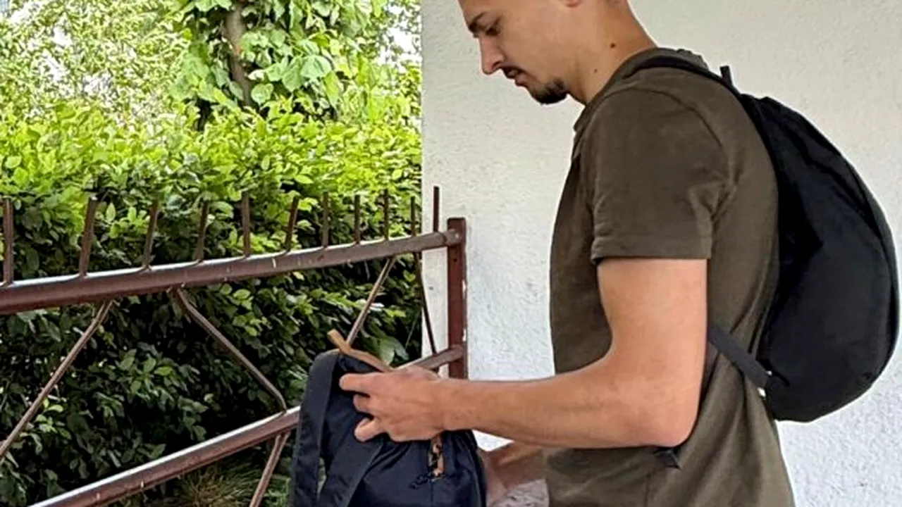 Geantă cu bani, găsită de un elev jandarm într-o stație de autobuz. Tânărul a predat-o autorităților