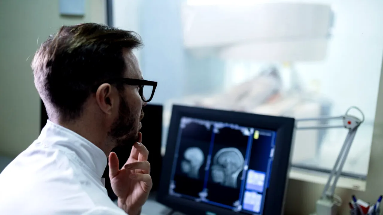 Nu mai e boala bătrâneții. Accidentele vasculare cerebrale s-au dublat la tinerii de 20-54 de ani