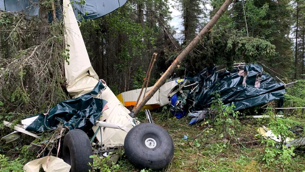7 oameni au murit într-un accident aviatic în Alaska, printre care şi politicianul Gary Knopp