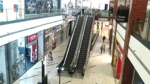 Mall-ul Galleria Arad, părăsit după închiderea hipermarketului Cora. Cum arată centrul comercial - GALERIE FOTO