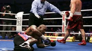 Evander Holyfield, învins de Ibragimov la revenirea în ring