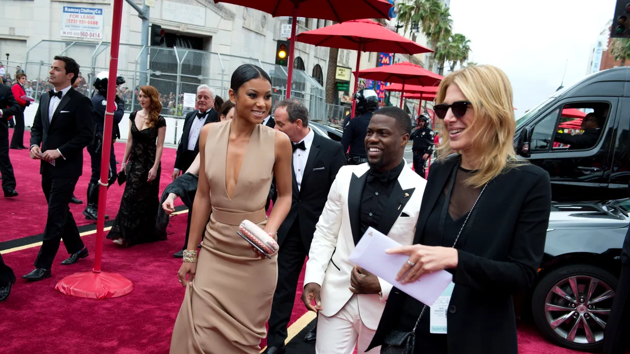Kevin Hart renunţă la rolul de gazdă a galei Oscar, după comentarii homofobe făcute cu ani în urmă