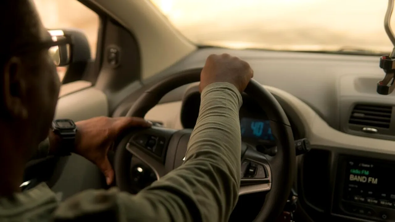 Scandal. O anchetă a dezvăluit că o mare companie de ridesharing a angajat șoferi cu cazier, inclusiv cu pedepse pentru jaf și viol