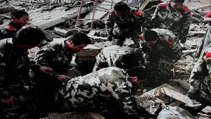 Cel puţin 400 de morţi în urma unui cutremur puternic produs în China - VIDEO