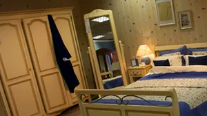Proprietarul unei case oferite spre vânzare a fost găsit mort în dulap de agentul imobiliar