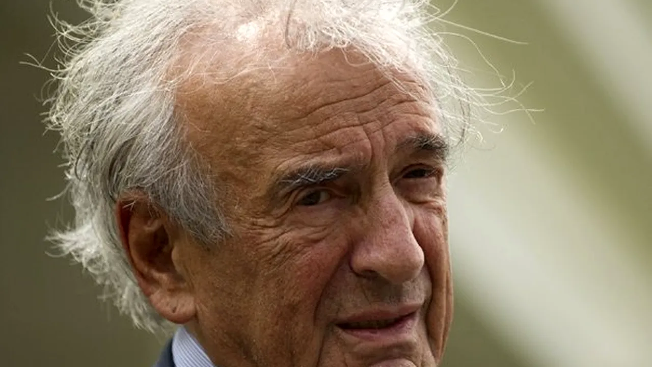 A murit Elie Wiesel, laureat al Premiului Nobel pentru Pace. Scriitorul american de origine română avea 87 de ani