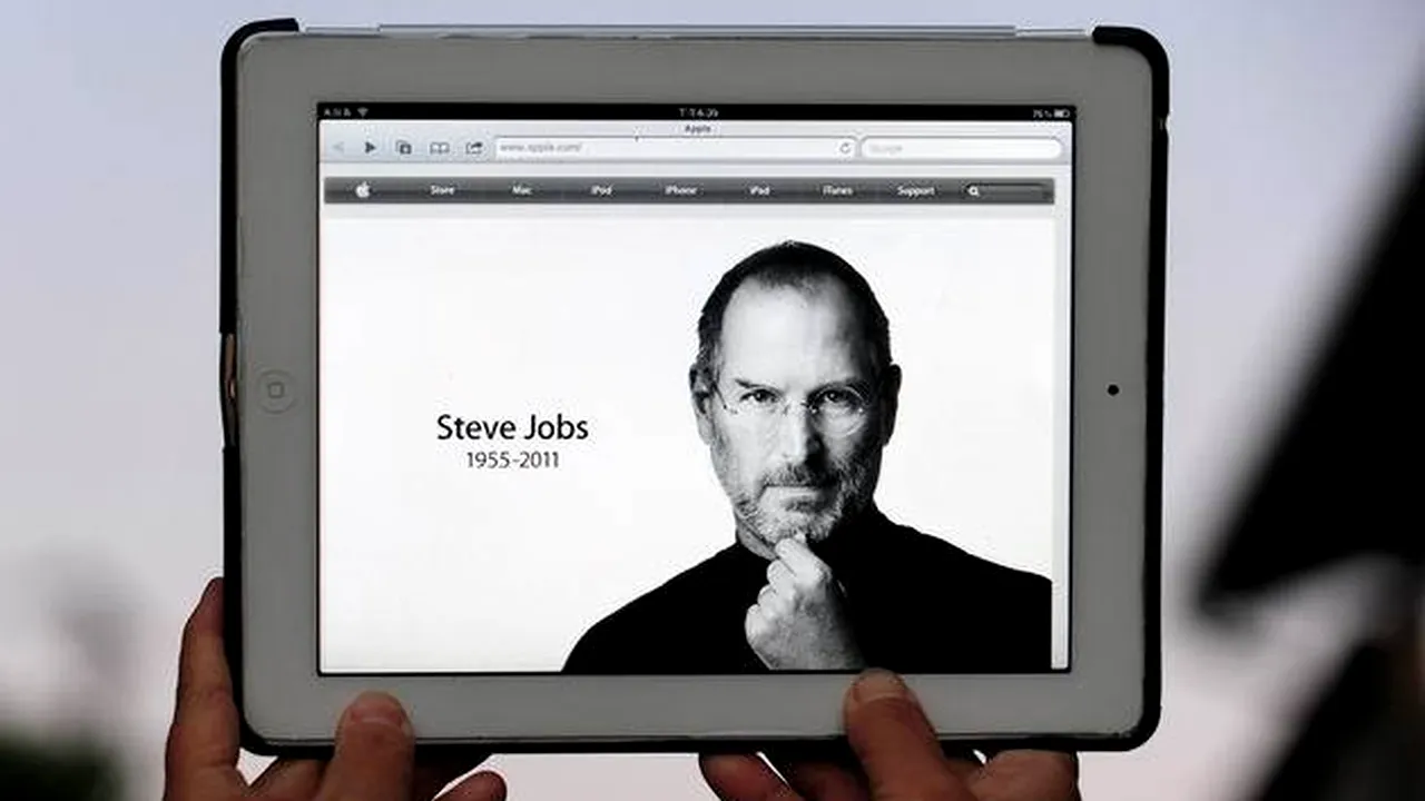 Joi, 6 octombrie 2011 / 06:39:06 – A murit Steve Jobs, fondatorul Apple