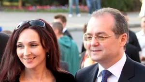 Premierul Boc şi soţia sa l-au botezat pe fiul liderului PDL Cluj, Daniel Buda