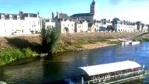 Un vapor cu turişti a eşuat pe un banc de nisip în Loire, 74 de pesoane fiind evacuate