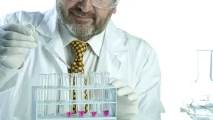 STUDIU: Tratamentul care ar putea împiedica încărunţirea părului - VIDEO