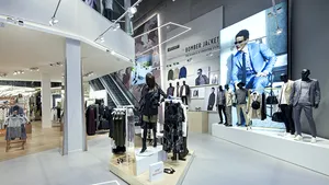 Ce SALARII MIZERE primesc angajaţii giganţilor din industria modei