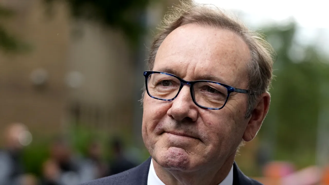 Sharon Stone şi Liam Neeson cer ca lui Kevin Spacey să i se permită să revină la actorie