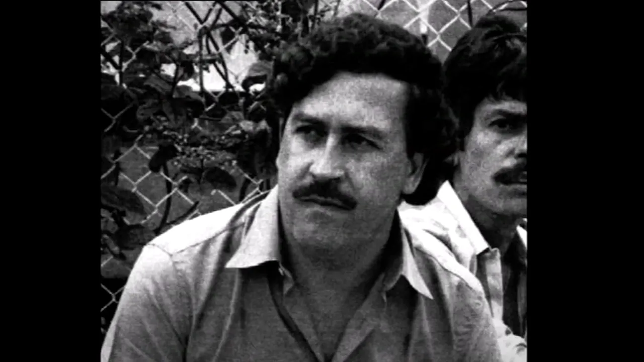 Pablo Escobar, file de poveste. „Regele Cocainei” şi-a găsit sfârşitul cu 27 de ani în urmă