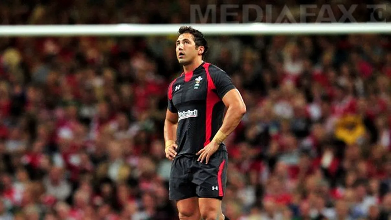 Galezul Gavin Henson, concediat de Cardiff Blues după ce a provocat un incident într-un avion
