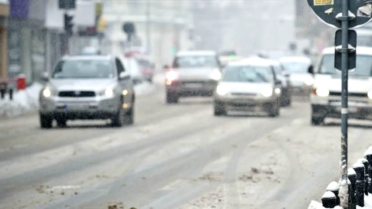 Accidente şi tamponări în Capitală din cauza ninsorii