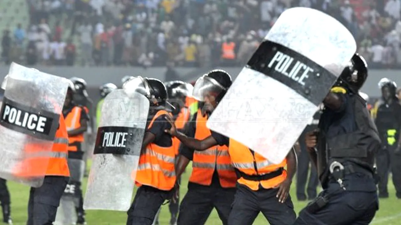 Meciul Senegal - Coasta de Fildeş, întrerupt după incidente în stadion soldate cu răniţi