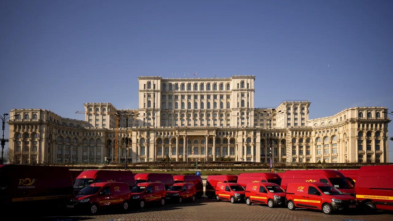 Senatorii şi deputaţii reclamă că parcarea Parlamentului este aglomerată