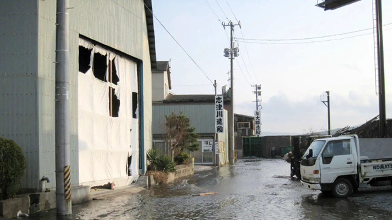 Evacuări masive pe coastele Japoniei, atinse de tsunami