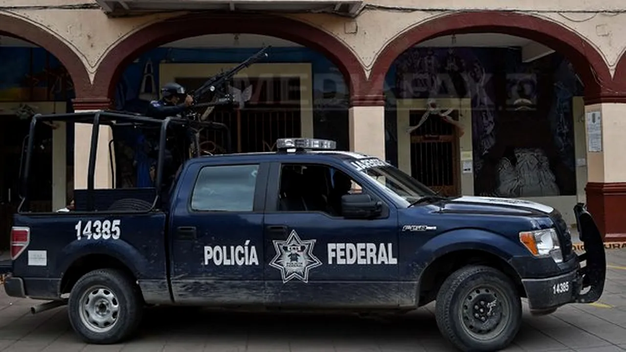 Patruzeci şi trei de morţi în urma unor confruntări între poliţşti şi bărbaţi înarmaţi, în Mexic