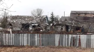 O dronă a provocat o explozie în centrul unui oraş din Rusia. Două persoane rănite