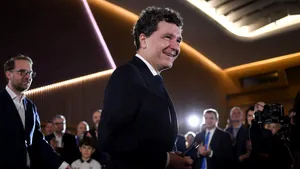 Nicușor Dan a izbucnit în râs când a fost întrebat despre o posibilă desemnare a lui Călin Georgescu ca premier