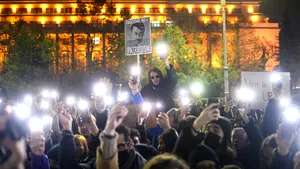 Financial Times: România trece prin a doua Revoluţie, la 35 de ani după '89