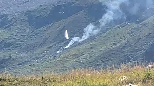 TRAGEDIE în Alpii elveţieni: Doi cunoscuţi muzicieni britanici şi copilul lor au murit într-un acccident aviatic | FOTO