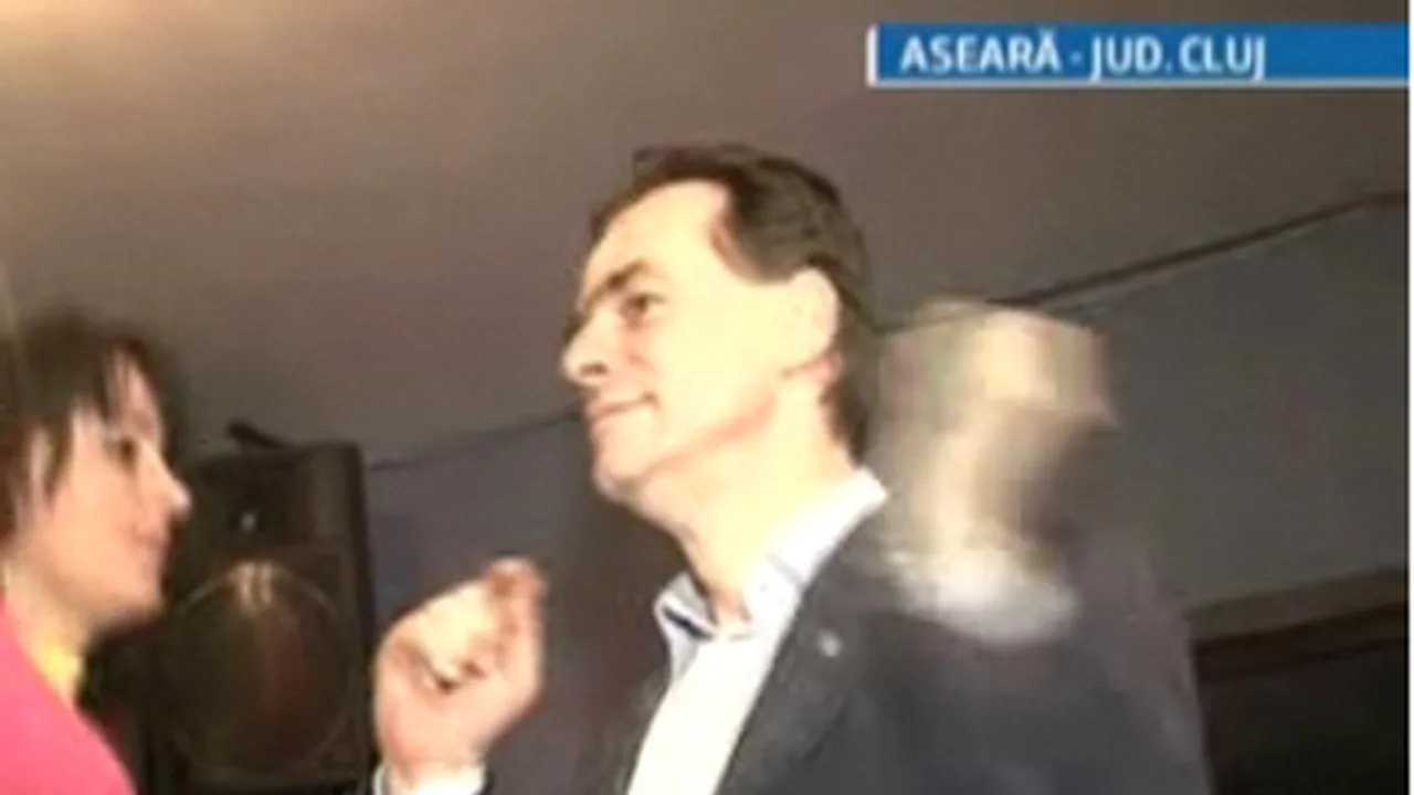 Ludovic Orban a dansat pe muzică ţigănească la petreceri de Ziua Îndrăgostiţilor - VIDEO