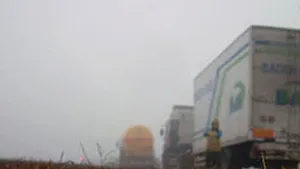 Ceaţa îngreunează circulaţia rutieră în multe zone din ţară