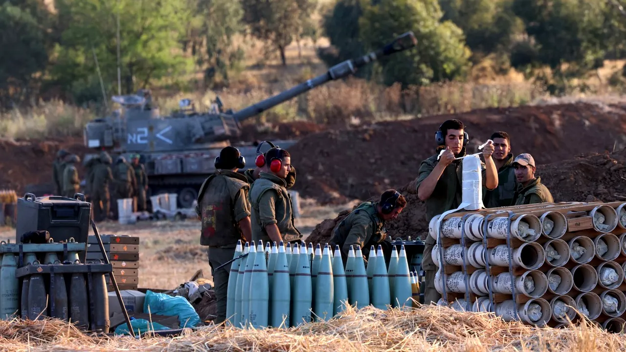 Armata israeliană desfăşoară operaţiuni de la sol şi din aer contra grupurilor islamiste din Fâşia Gaza. Trupele, concentrate în zona frontierei