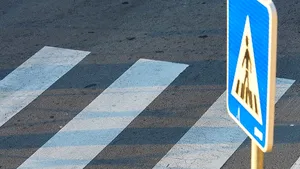 Doi copii, răniţi pe trecerea de pietoni în Sibiu. Traversau regulamentar, de mână cu bunica lor