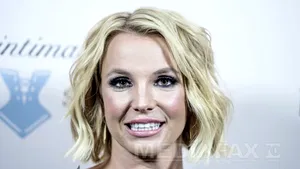 Britney Spears îşi mai acordă zece ani pe scena muzicală şi spune că vrea mai mulţi copii